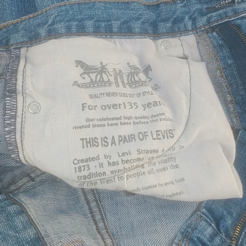 Levis - Picture 6 of 8